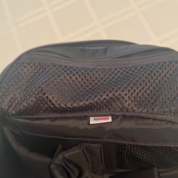 Sundog photography hippack. Lots of pockets 6” deep, 4+” wide, 13” across - Picture 5 of 5